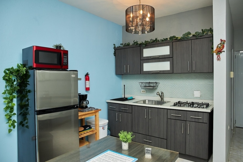 Fully stocked and ready for your culinary adventures—kitchen, fridge, and dining table all at your fingertips. 🍳🥂