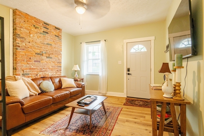 Cute Columbus Bungalow/7 min from Downtown!