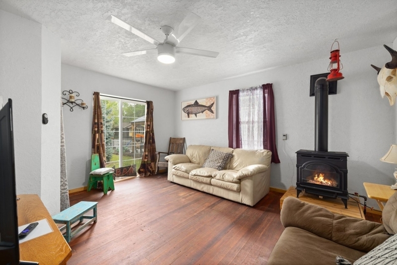 Bo's Howard Hideaway Rustic Cottage | Fenced Yard