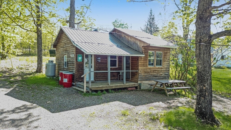 Lakefront! The Fishing Shack