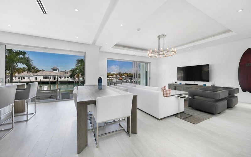 Luxury Marina & Beach Villa @ Palm Cay