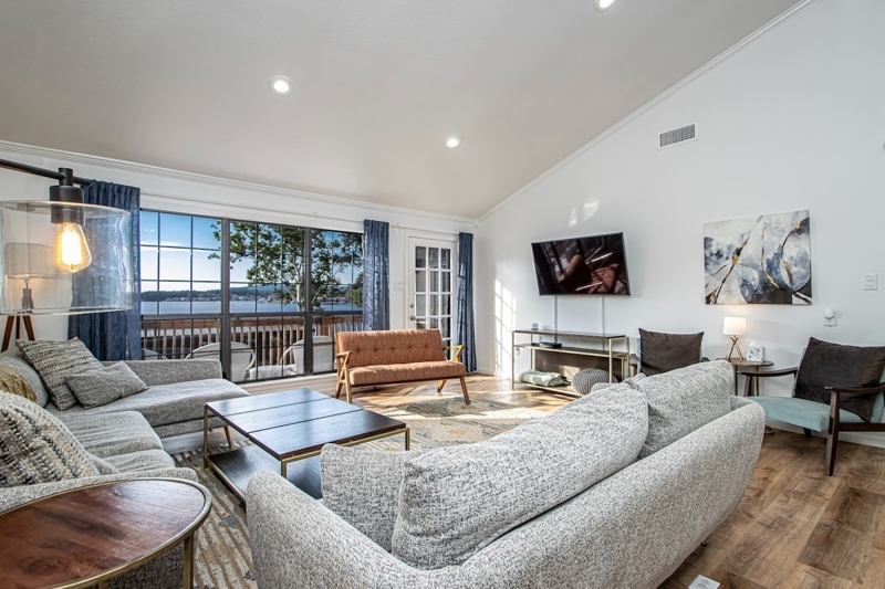 Comfortable hilltop home with lake view and dock