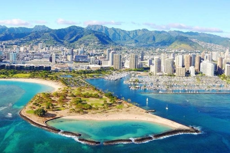 The Aloha Shack! Free Parking!