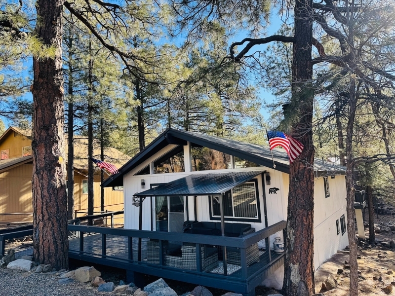 Dream Weaver Cozy Cabin