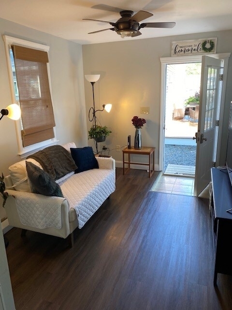 Adorable 1-bedroom Guest House with Patio