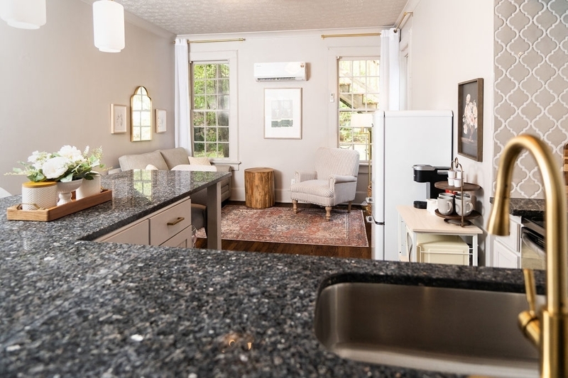 Boutique 1 BR at Park Place!