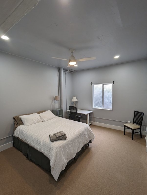 Downtown large and cozy bedroom