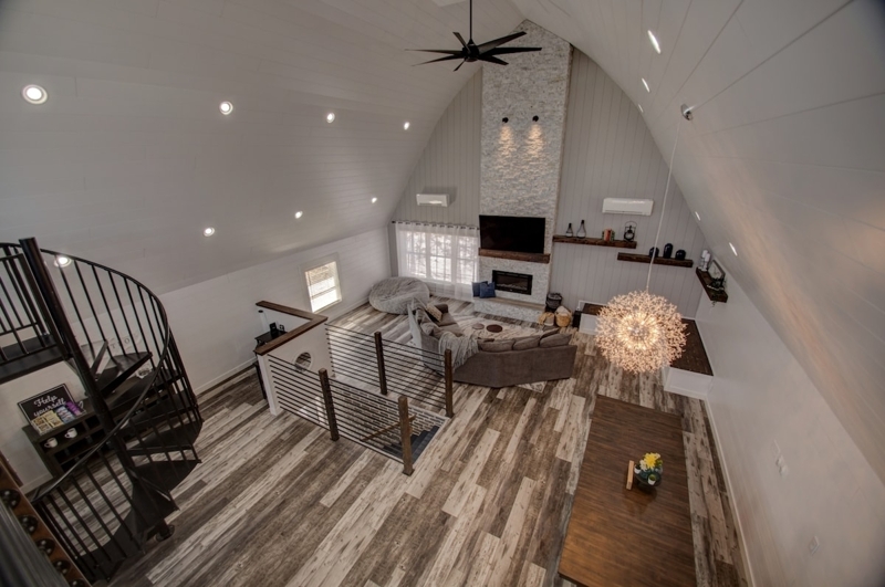 Renovated Barn Sure To Impress w/ Loft & Game Room