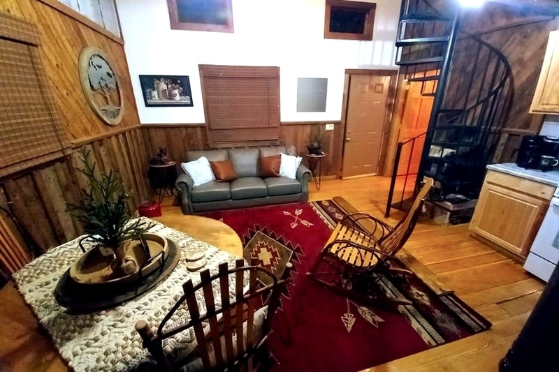 White River Adventure Cabin @ Pig Trail Scenic Hwy