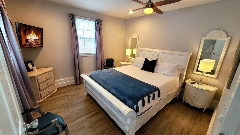 King Bedroom