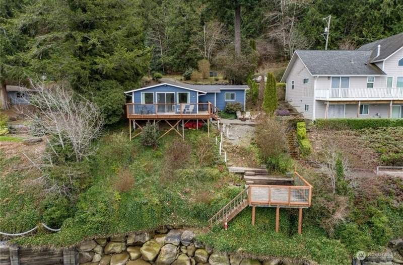 Bayview bungalow on Oakland Bay