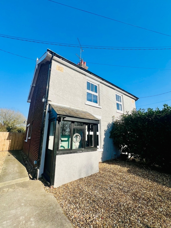 Homely & stylish cottage in Constable countryside