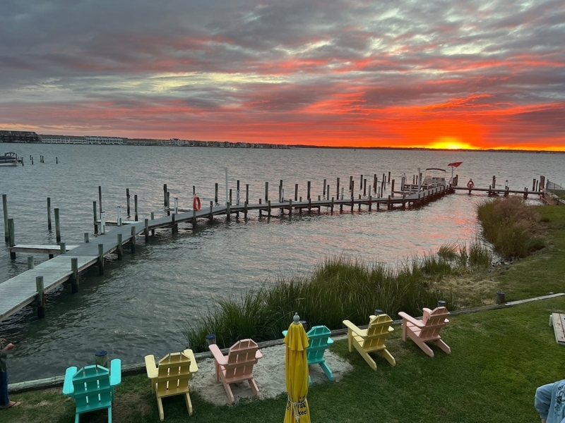 Bayside Beauty! Steps to ocean!