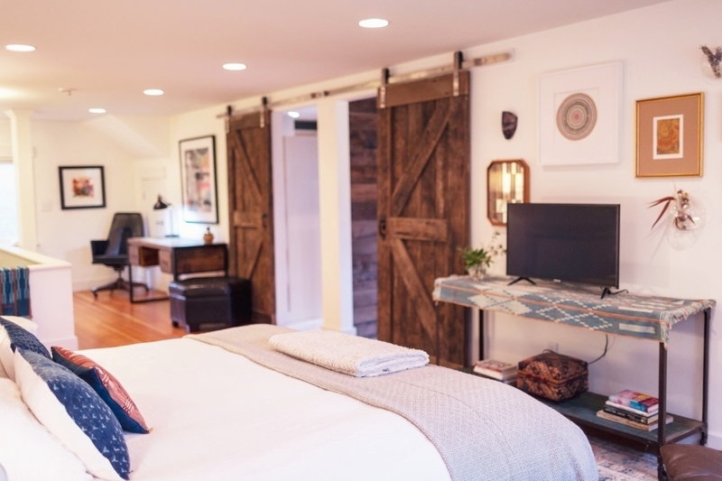 Delightful Creative Oasis in Prime Location!