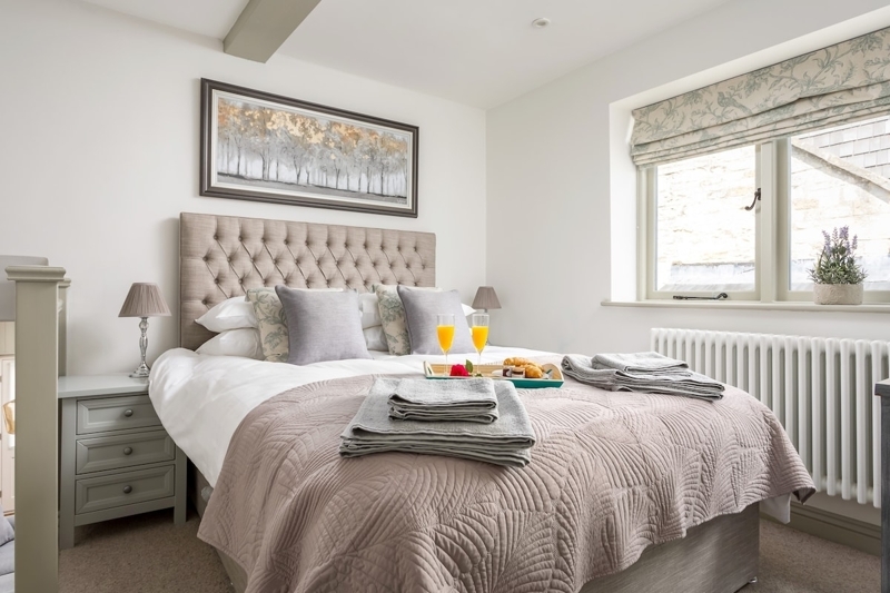 The Bolt Hole: King Bed, Log Burner, Dog Friendly