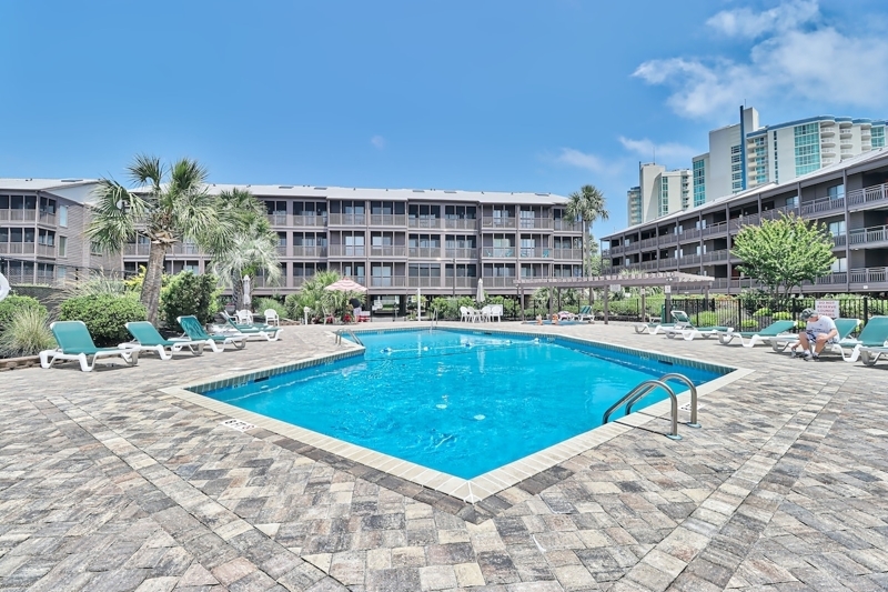 Beach &nightlife 3BR/2.5 BA  service dog friendly