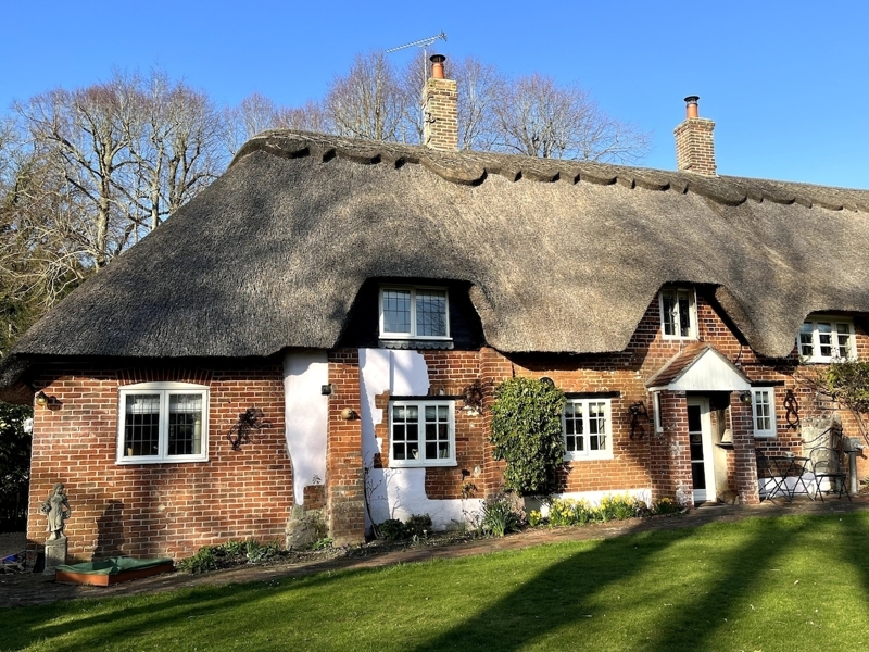 Fab holiday home for two, dual aspect log burner