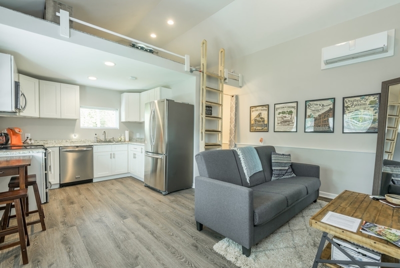 New Studio! Foam Bed, Hot Tub, Close to Downtown!