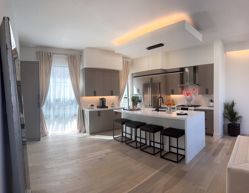 Modern Townhouse - Shared Pool 