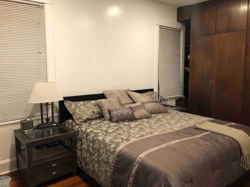 Apt in private house w Free parking!