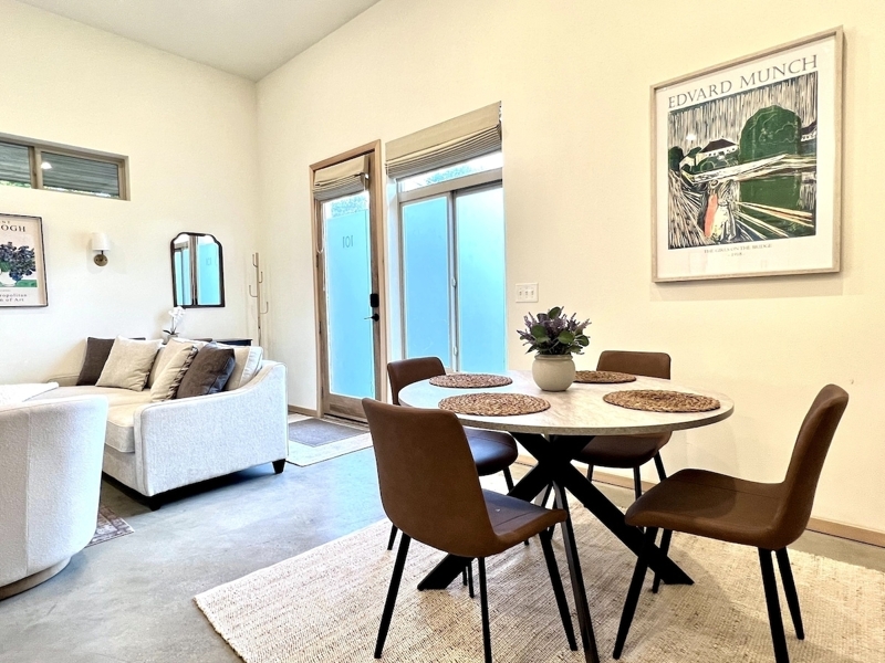 Modern 2 Bed Main Floor Unit!