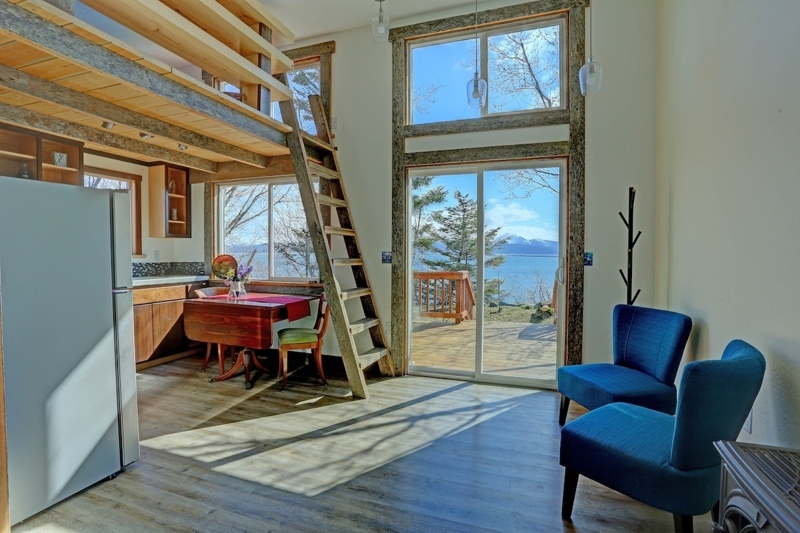 Luxury Bayside Chalet w Private Sauna, Gas Firepit