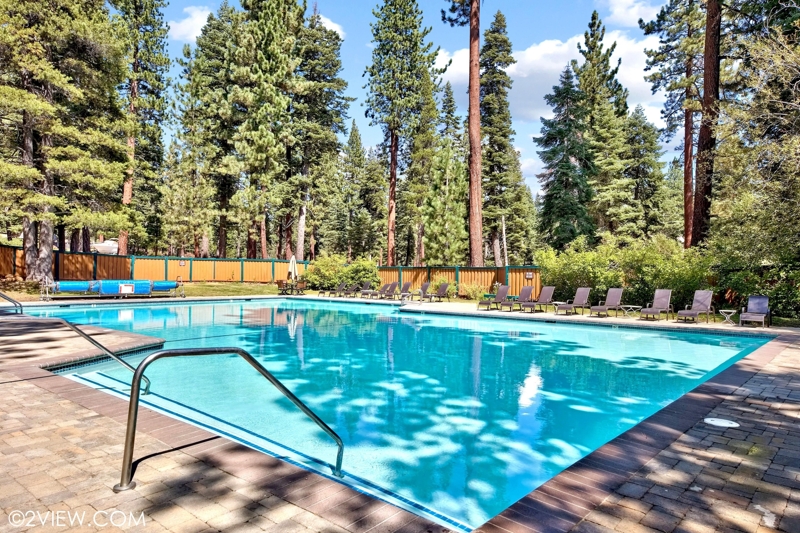 Alpine Escape: Tahoe Oasis Steps from Lake