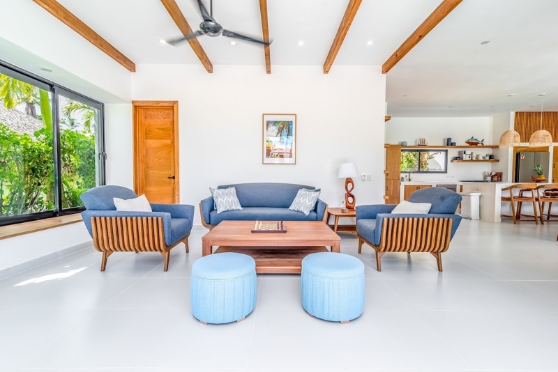Modern & Luxurious Villa Solmara