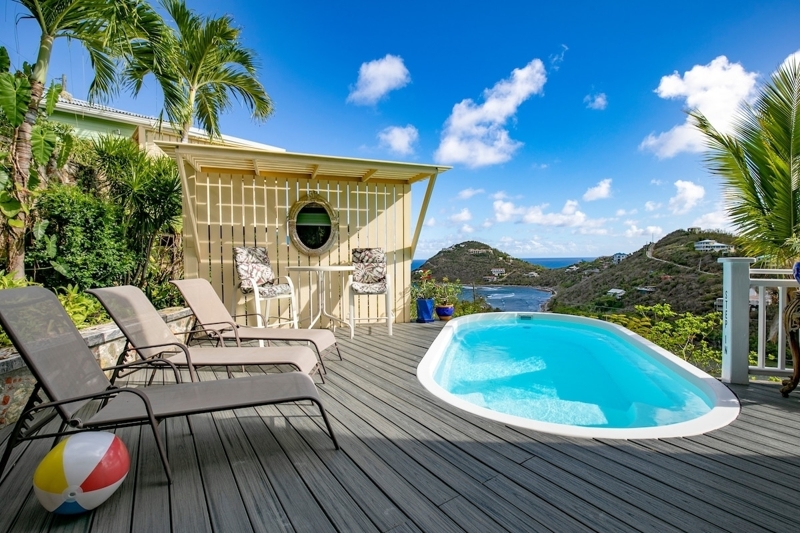 4 bed/4 bath. Pool/Beautiful Ocean views. Cruz Bay