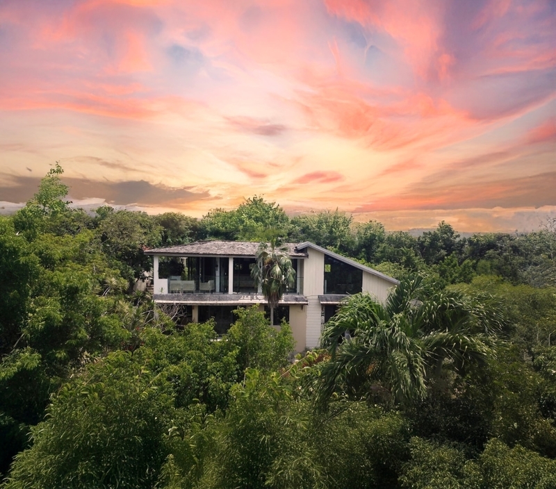 Hot Deal! New Designer Villa on top of Negril!