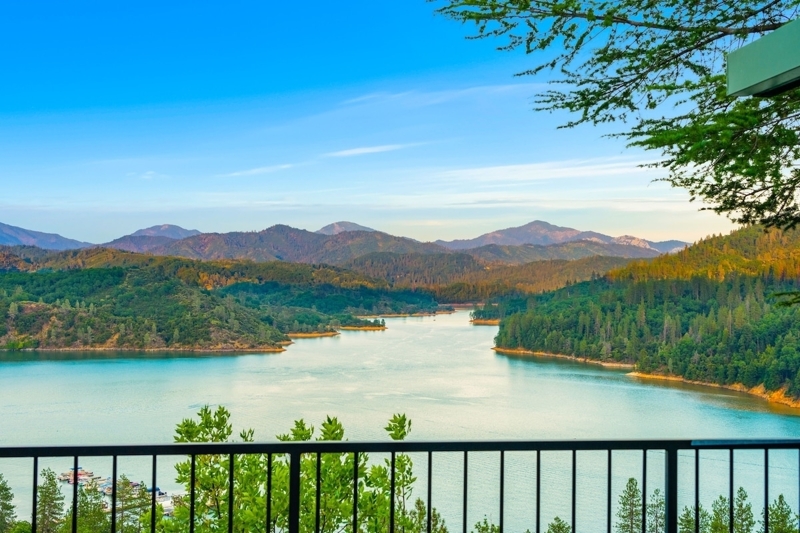 The Zen Paradise: Serene Luxury Lakefront+FastWifi