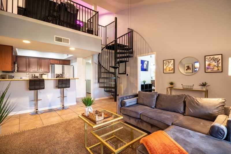 Extended Stay Loft | Quiet + Work Space + Location
