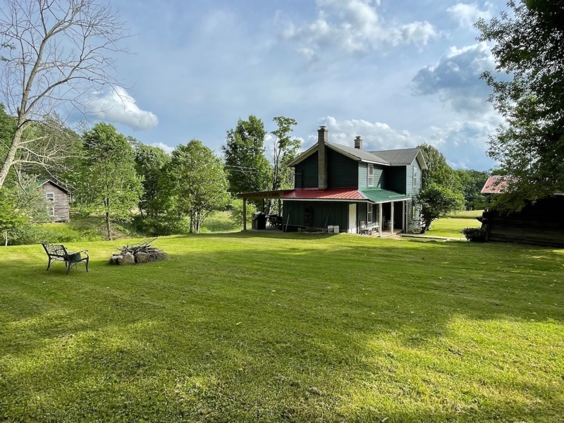 Restored Farmhouse / views / trails and firepits