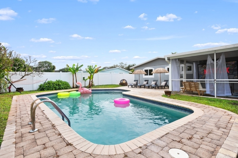 4BD w/ Heated Pool, Game Room & BBQ | Beach Nearby