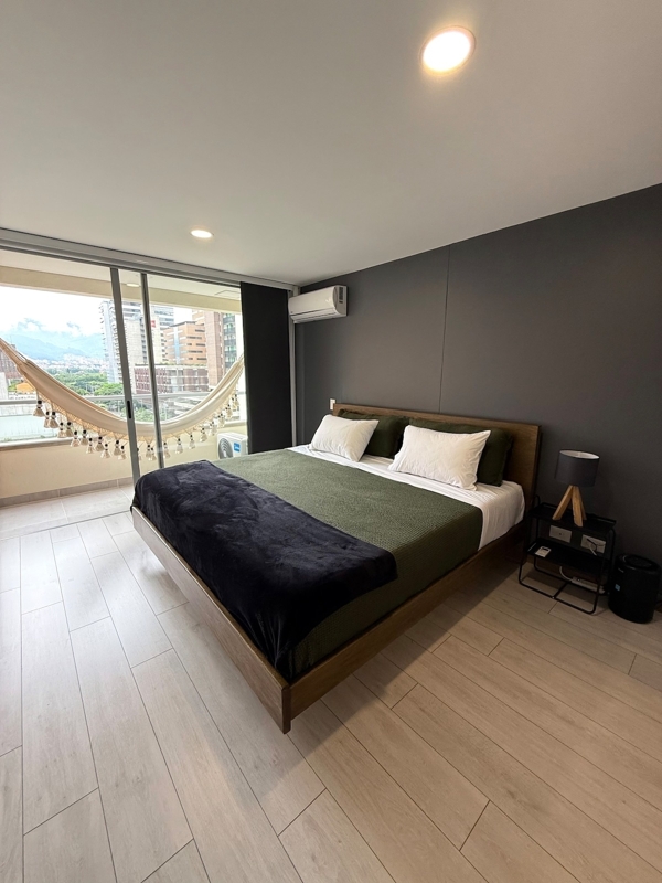 Remote Work Haven in Most Walkable Area - Poblado