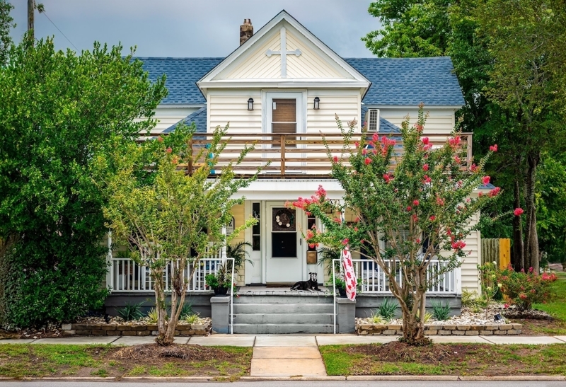 Walk to Waterfront, “Nauti Cottage”
