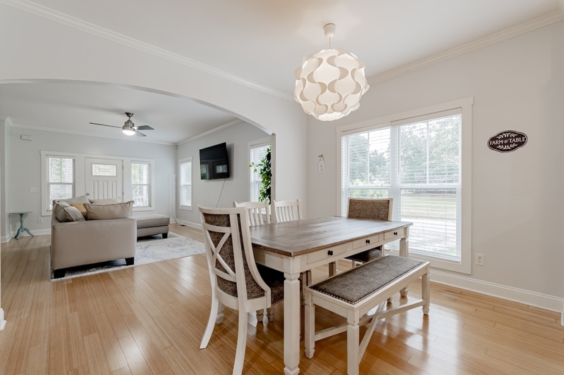 The Carolina Cottage: Near Ft Jackson, Zoo & 5pts!