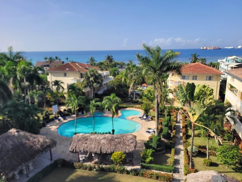 Marvilla: Coastal Condo Poolside + Ocean View