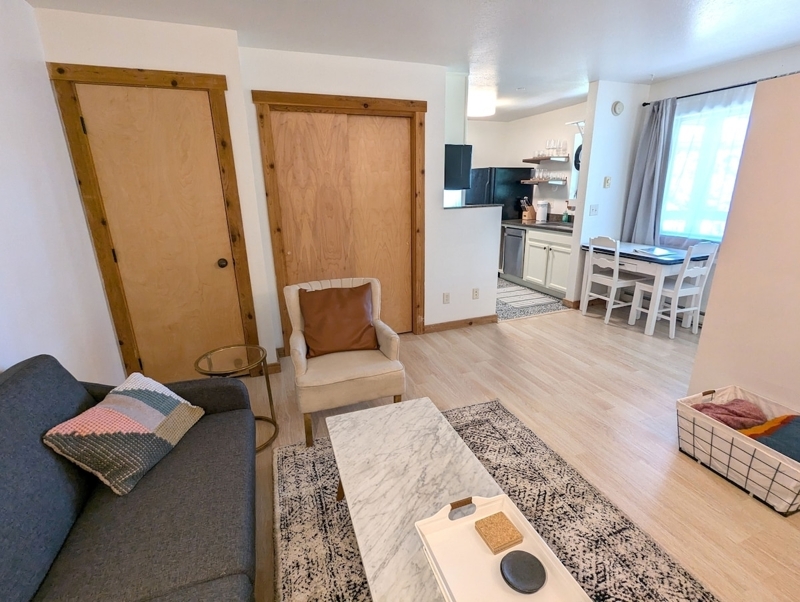 Sunny, top-floor retreat