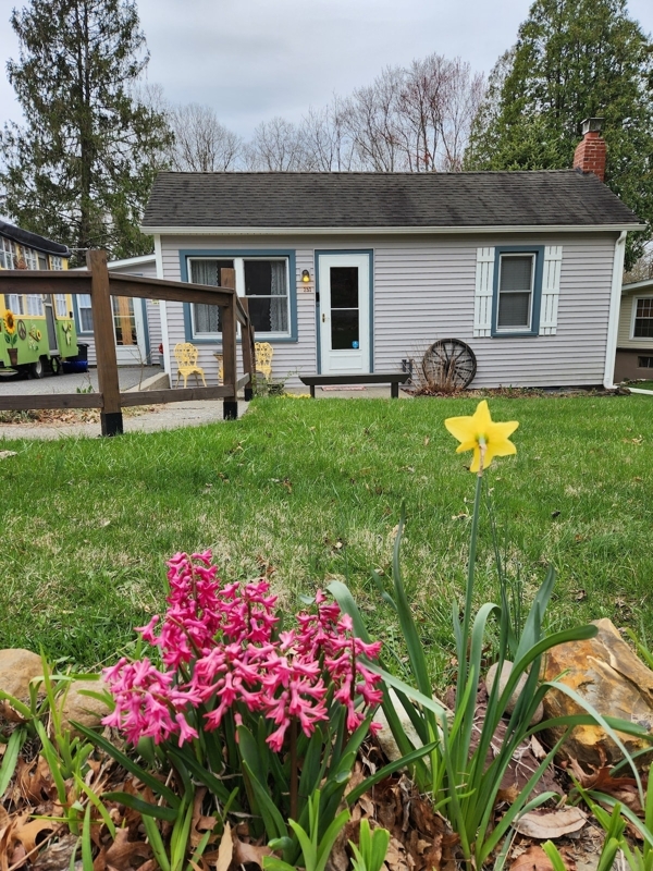 The Bangor Bungalow - Simple living charm