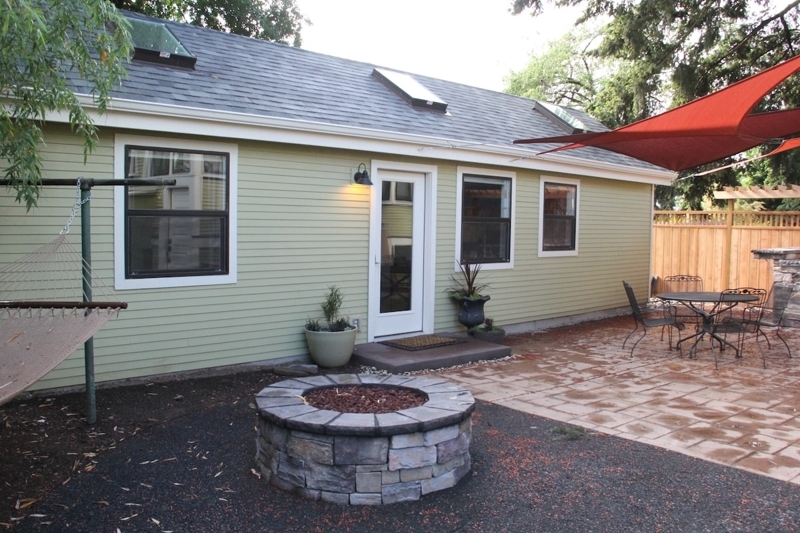 Alberta Guest House