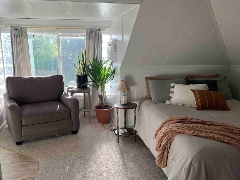 Full studio apartment by the best Springfield park