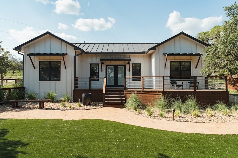 Lisa's Relaxing Ranch Cottage- 3 Bed, 2 Bath
