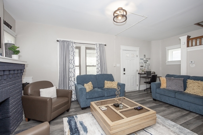 Beautiful Gem Near Trails & Lakes