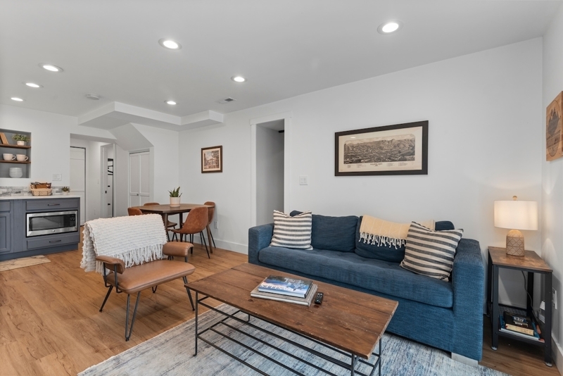 Walk to Breweries&Restaurants | Modern 1BR I Patio