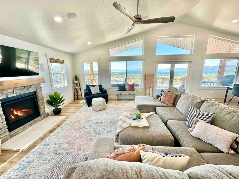 2 Kitchens, Hot Tub, Beach Access, Sleeps 20