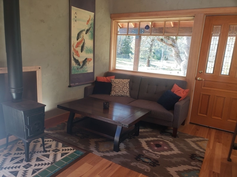 Adorable natural construction 1 bedroom guesthouse