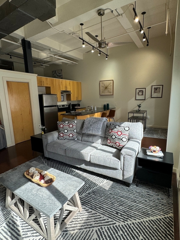 Cozy Loft by Sundance & Convention Ctr