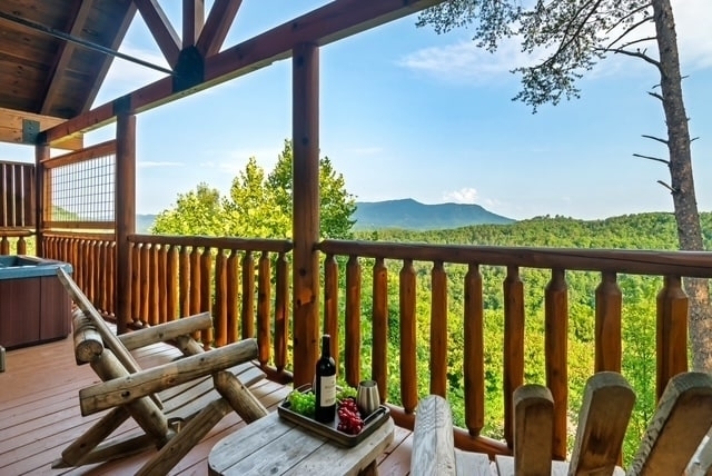Lovers Paradise | *Mtn Views* + *Private Hot Tub*