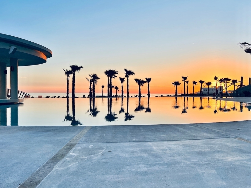 Gorgeous 3 Bedroom on Sandy Beach at the Star